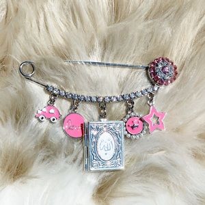 Baby girl fashion pin